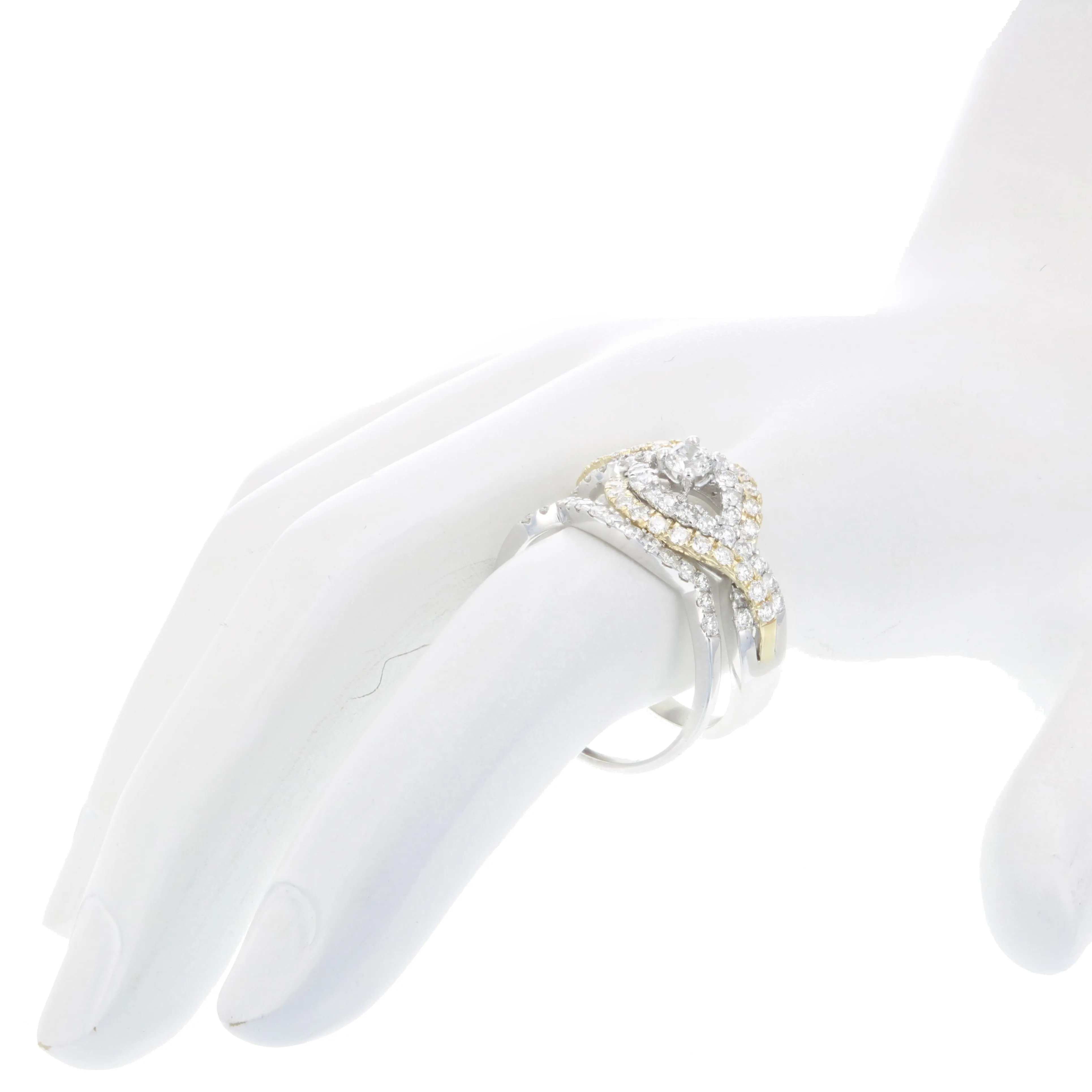 1 cttw Diamond Engagement Ring in Tow Tone Gold
