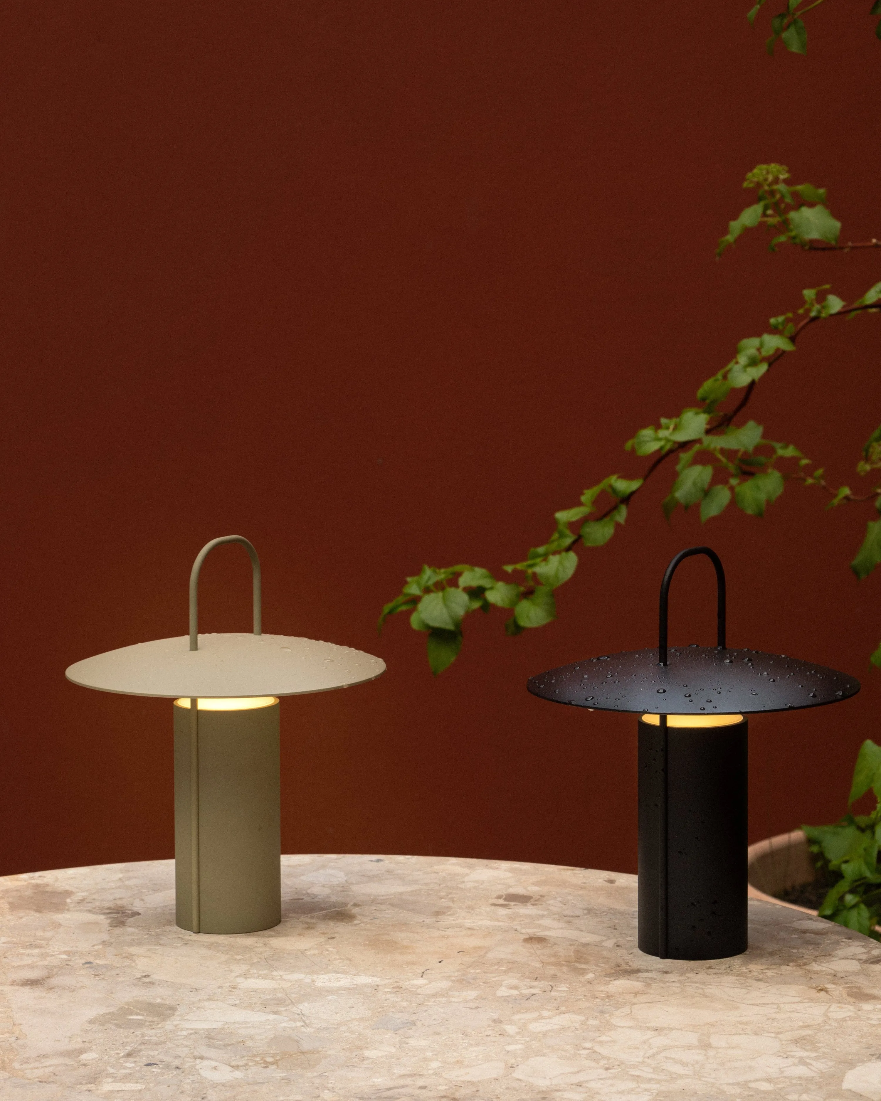 Minimalist Metal Portable Table Lamp | Ray