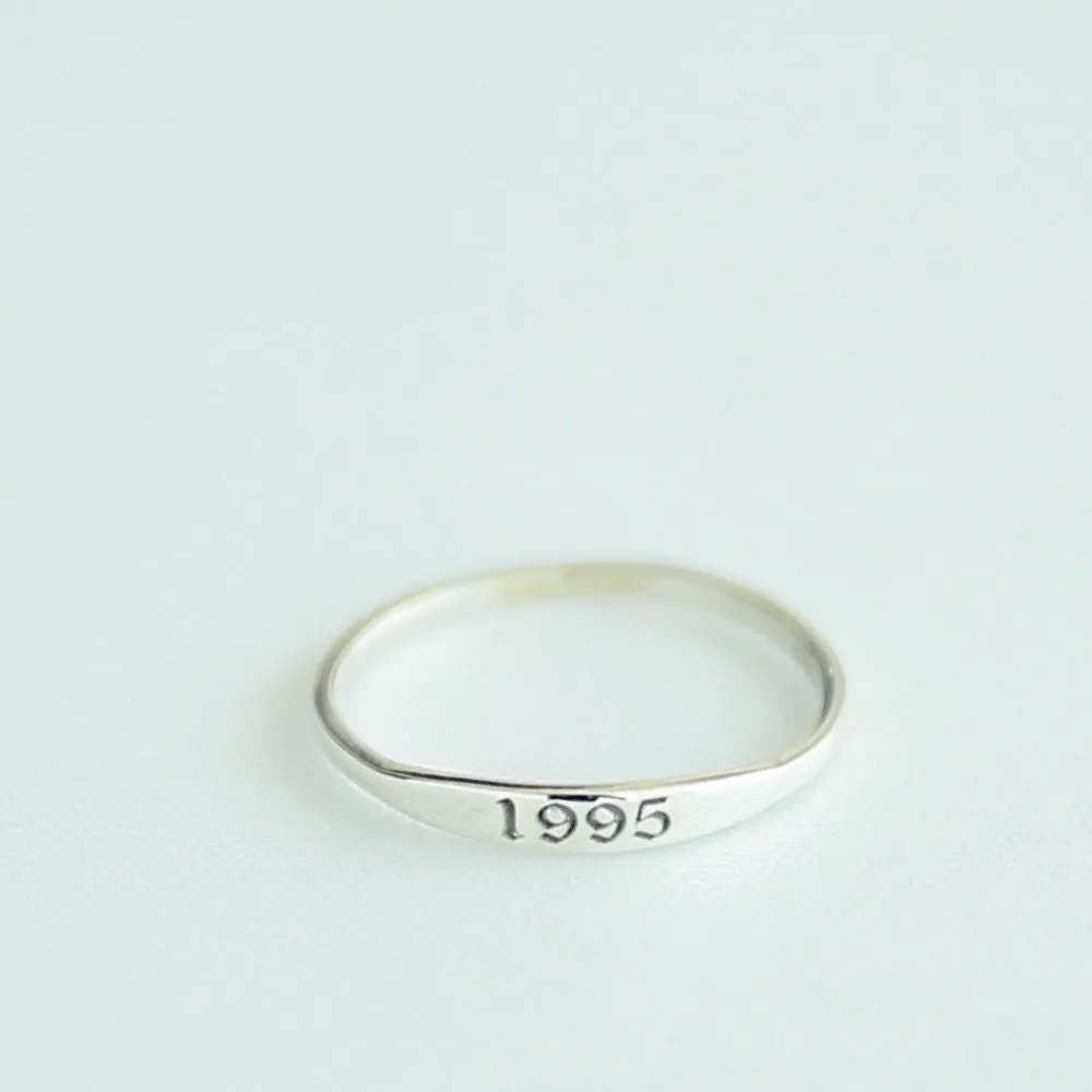 'Moment' Tiny Year Ring