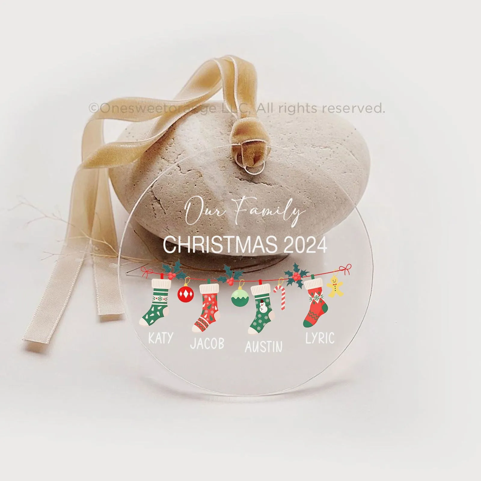 Personalized Family Christmas Ornament 2024 – Custom Family & Pet Ornament AV03-12