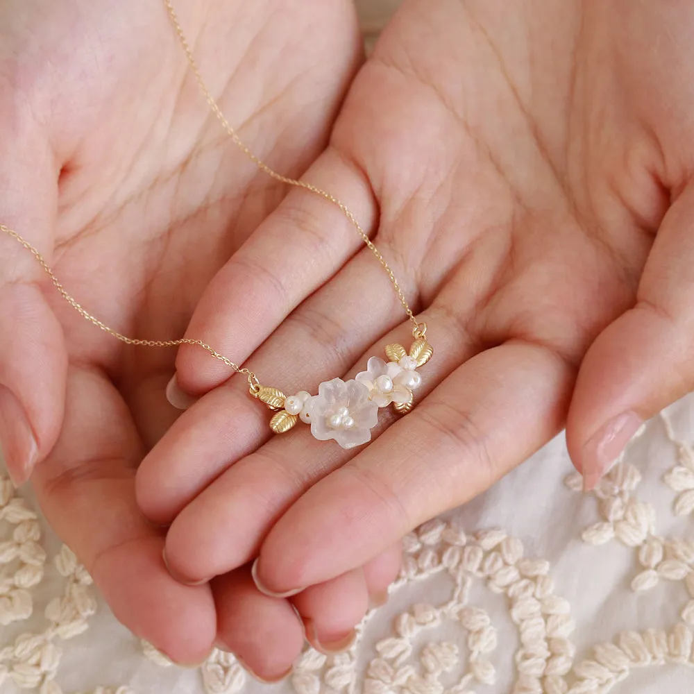 Small White Flower Necklace