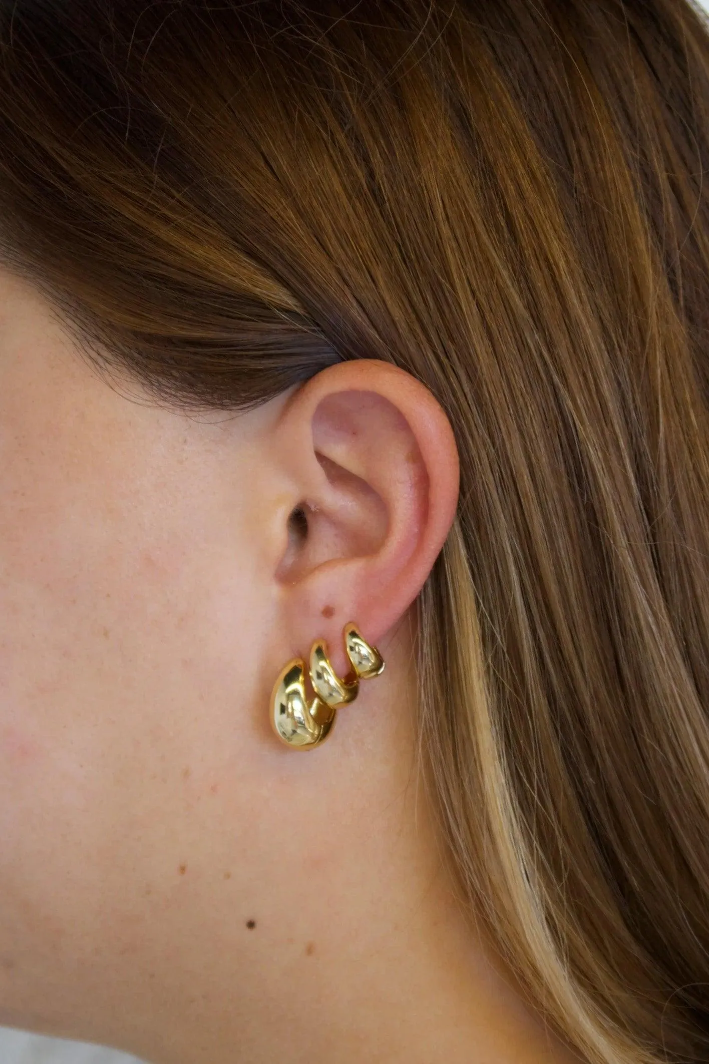 Steph Hoop Small | Gold
