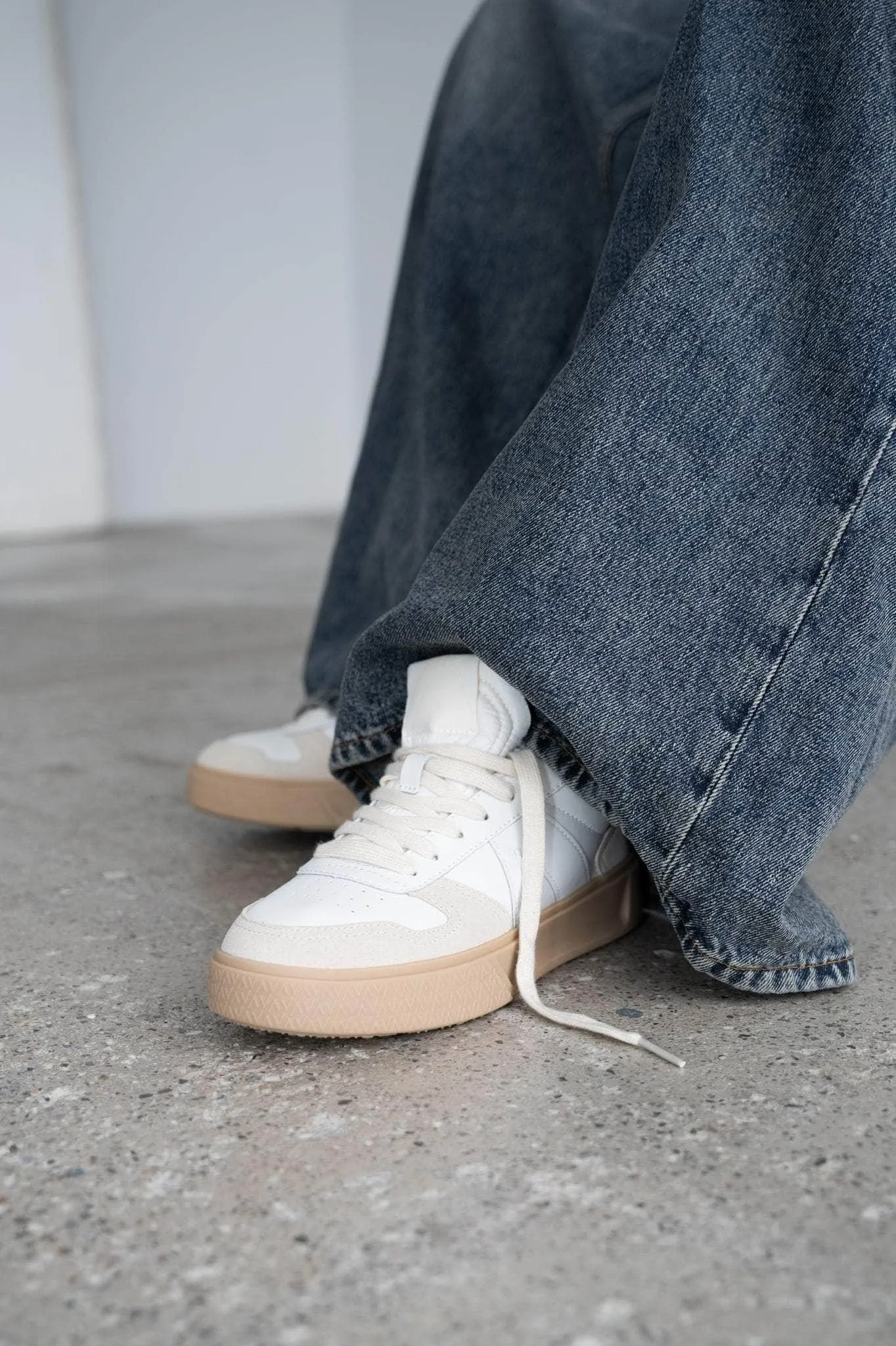 Uncover | White Gum | Men