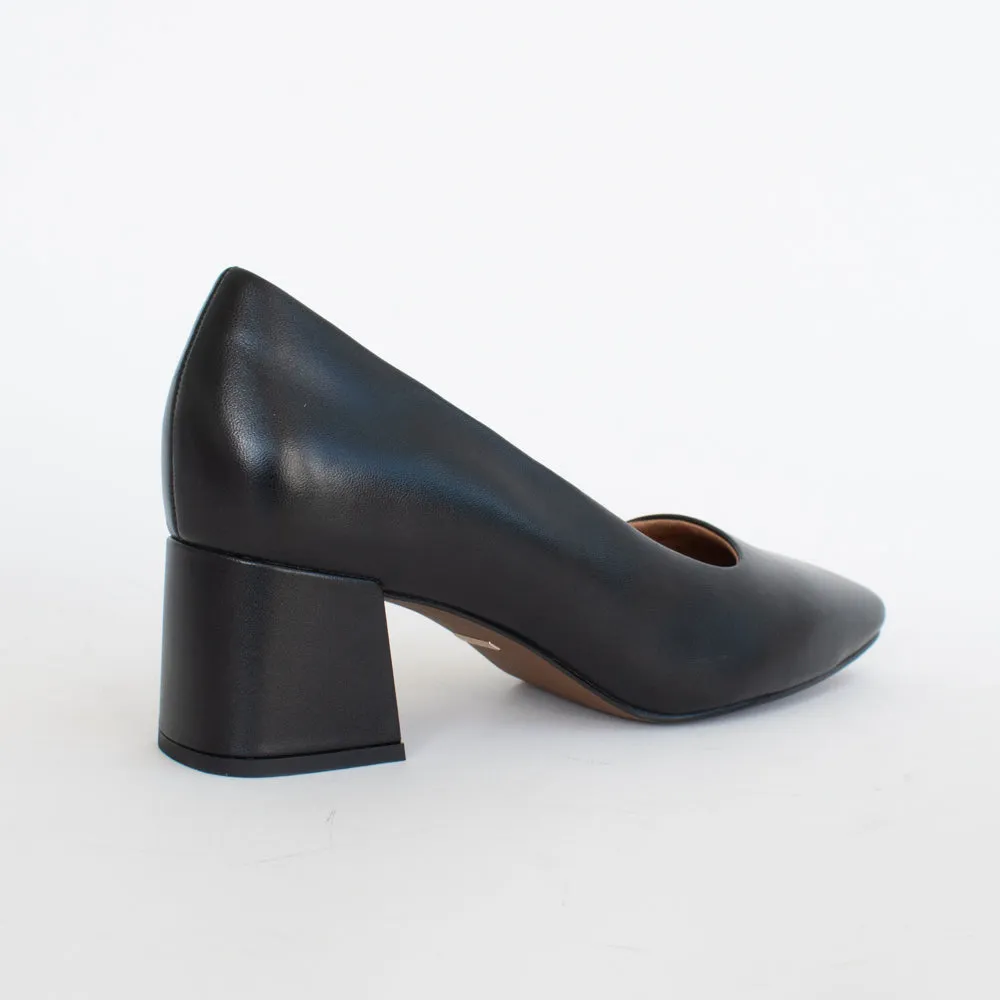 Victoria Court Black