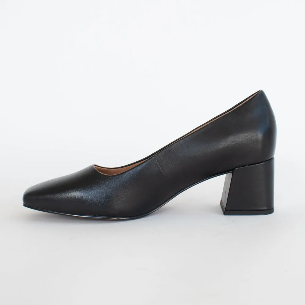 Victoria Court Black